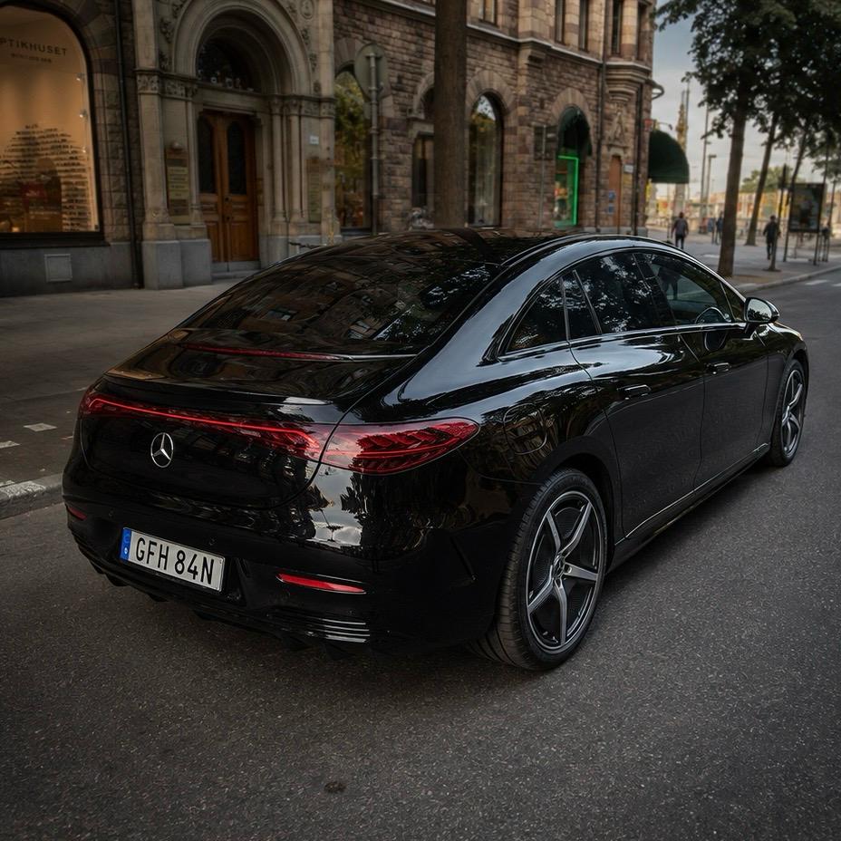 Mercedes EQE 350+ 4MATIC business class taxi in Stockholm — photo 3