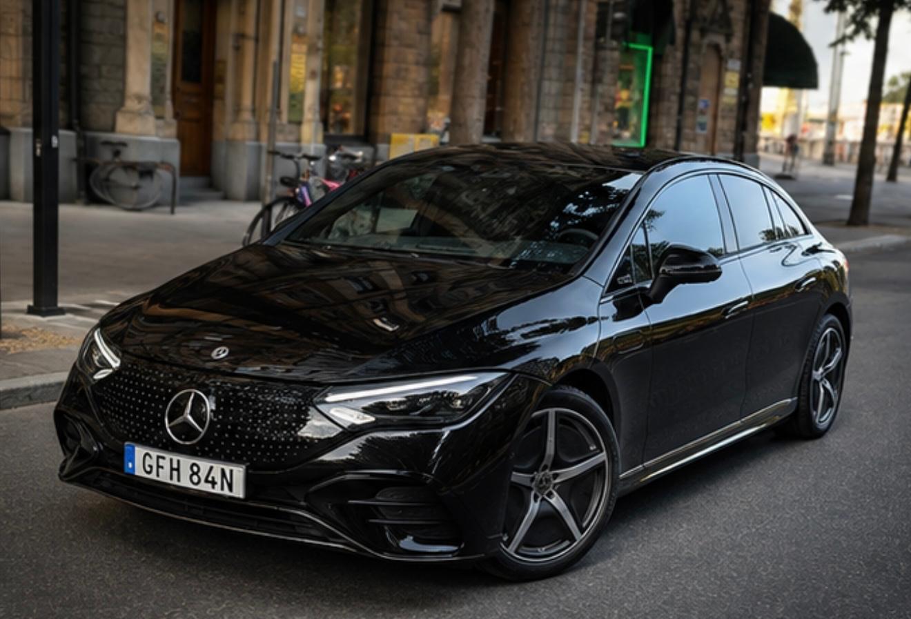 Mercedes EQE 350+ 4MATIC business class taxi in Stockholm — photo 2